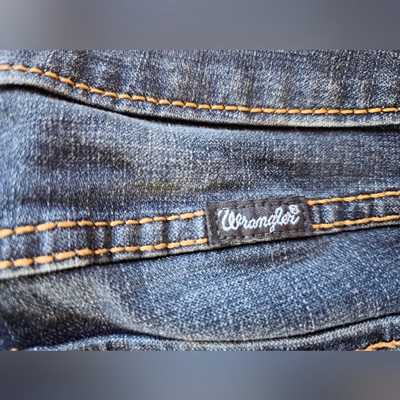 Wrangler Boot Cut Medium Dark Wash Jeans Golden Stitching NWOT - Picture 7 of 8